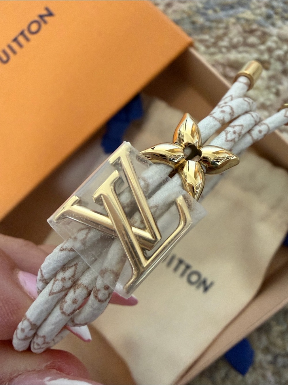 New Louis Vuitton Cord Bracelet - Picture 2 of 5